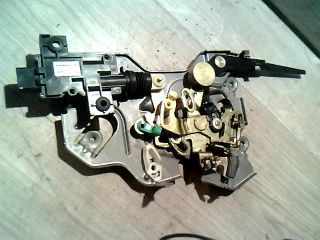 bontott CHRYSLER VOYAGER Jobb Tolóajtó Zárszerkezet