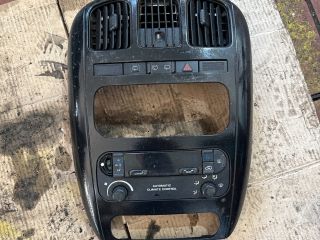 bontott CHRYSLER VOYAGER Középkonzol Keret