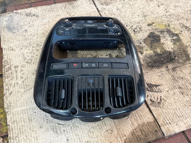 bontott CHRYSLER VOYAGER Középkonzol Keret