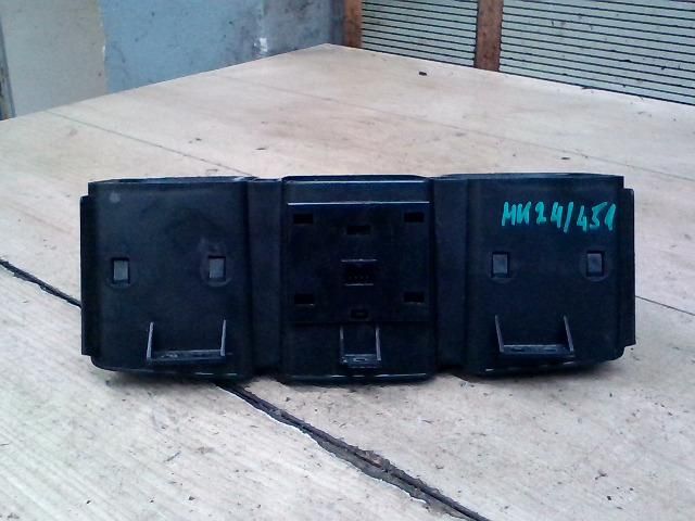 bontott CHRYSLER VOYAGER Középső Szellőző