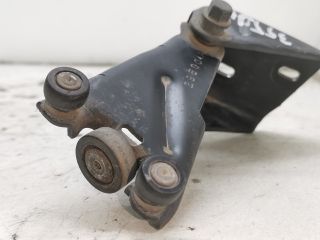 bontott CHRYSLER VOYAGER Tolóajtó Sín Görgő