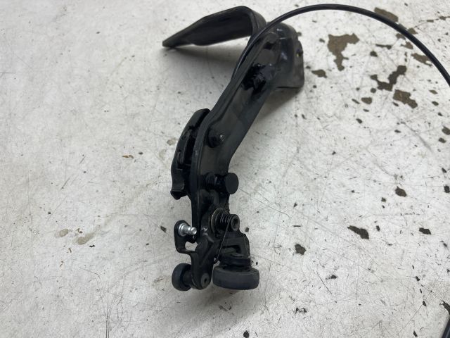 bontott CHRYSLER VOYAGER Tolóajtó Sín Görgő