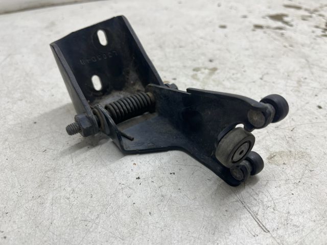 bontott CHRYSLER VOYAGER Tolóajtó Sín Görgő