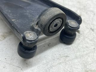 bontott CHRYSLER VOYAGER Tolóajtó Sín Görgő