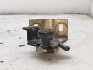 bontott CHRYSLER VOYAGER Tolóajtó Sín Görgő