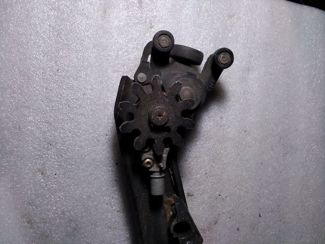 bontott CHRYSLER VOYAGER Tolóajtó Sín Görgő