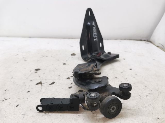 bontott CHRYSLER VOYAGER Tolóajtó Sín Görgő