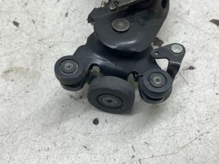 bontott CHRYSLER VOYAGER Tolóajtó Sín Görgő