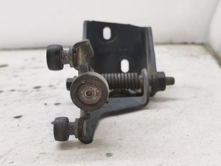 bontott CHRYSLER VOYAGER Tolóajtó Sín Görgő