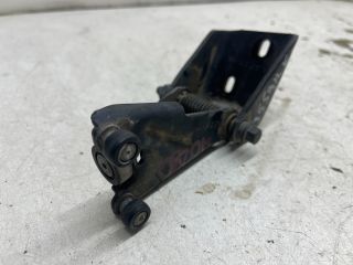 bontott CHRYSLER VOYAGER Tolóajtó Sín Görgő