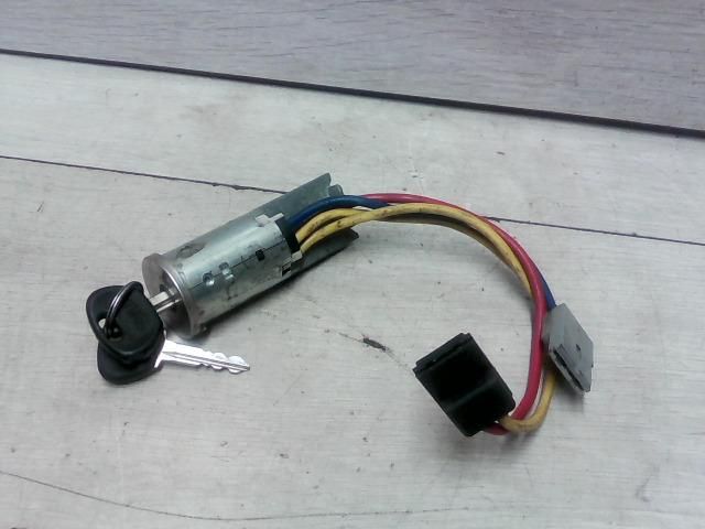 bontott CITROËN AX Gyújtáskapcsoló Házzal