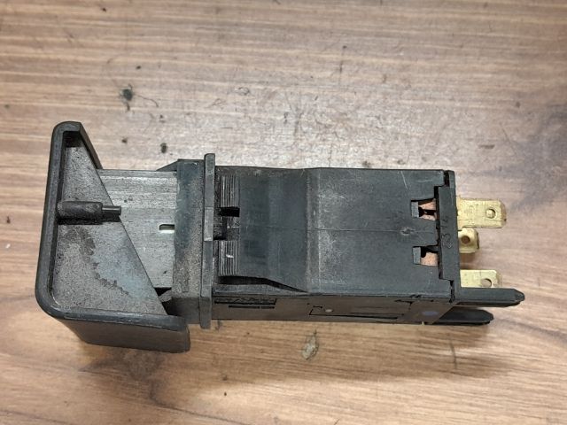 bontott CITROËN AX Hátsó Ködzárófény Kapcsoló