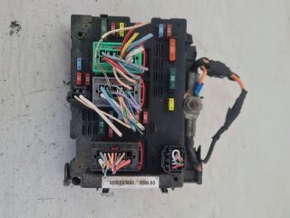 bontott CITROËN BERLINGO Biztosítéktábla Motortér