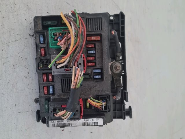 bontott CITROËN BERLINGO Biztosítéktábla Motortér