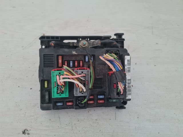 bontott CITROËN BERLINGO Biztosítéktábla Motortér