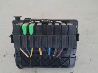 bontott CITROËN BERLINGO Biztosítéktábla Motortér