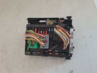 bontott CITROËN BERLINGO Biztosítéktábla Motortér