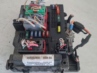 bontott CITROËN BERLINGO Biztosítéktábla Motortér