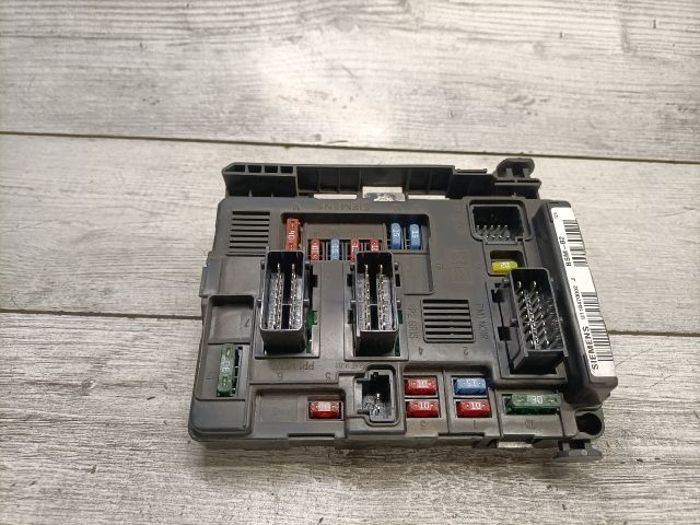 bontott CITROËN BERLINGO Biztosítéktábla Motortér