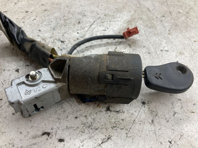 bontott CITROËN BERLINGO Gyújtáskapcsoló