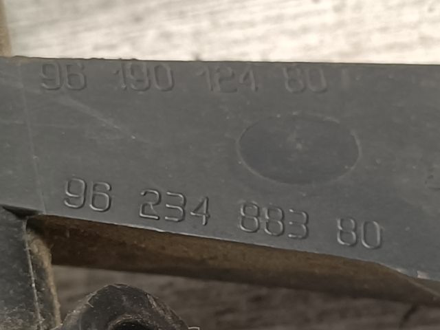 bontott CITROËN BERLINGO Porlasztó Sor / Híd