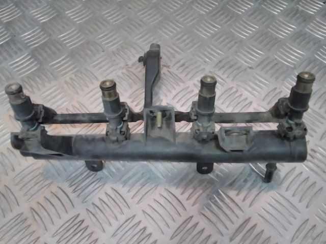 bontott CITROËN BERLINGO Porlasztó Sor / Híd