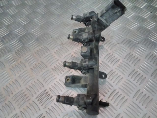 bontott CITROËN BERLINGO Porlasztó Sor / Híd