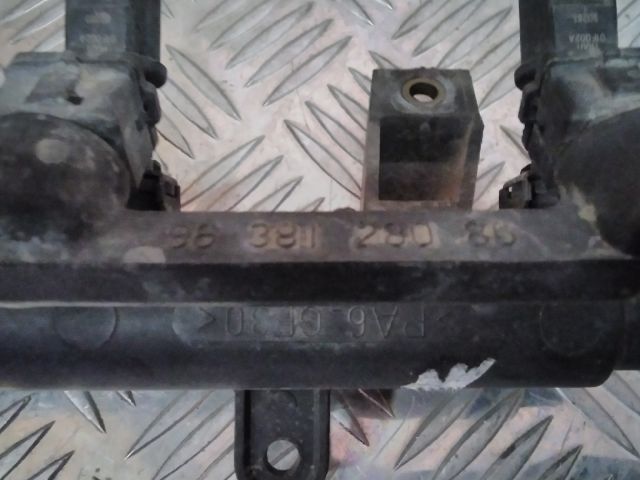 bontott CITROËN BERLINGO Porlasztó Sor / Híd