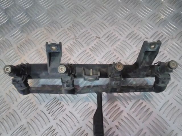 bontott CITROËN BERLINGO Porlasztó Sor / Híd