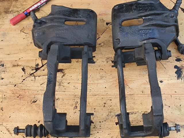 bontott CITROËN BERLINGO Jobb első Féknyereg Munkahengerrel