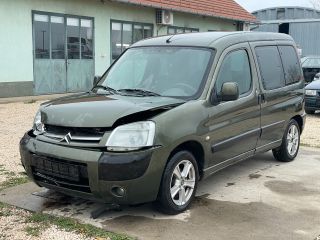 bontott CITROËN BERLINGO Biztosítéktábla Motortér