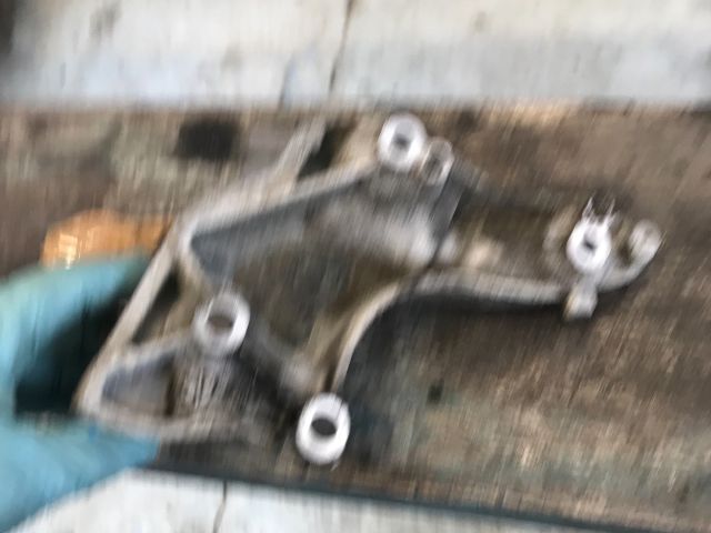 bontott CITROËN BERLINGO Generátor Tartó Bak