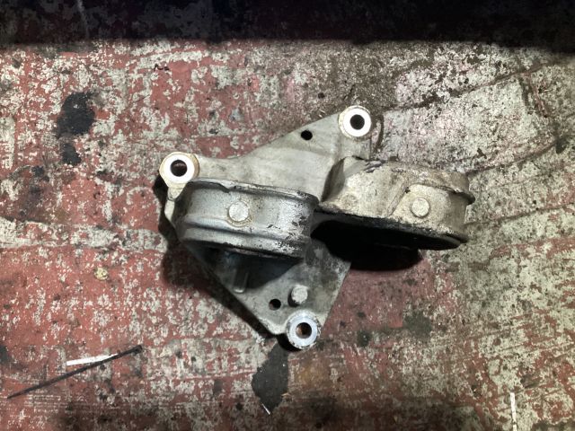 bontott CITROËN BERLINGO Motor Tartó Bak (Pozíciófüggetlen)