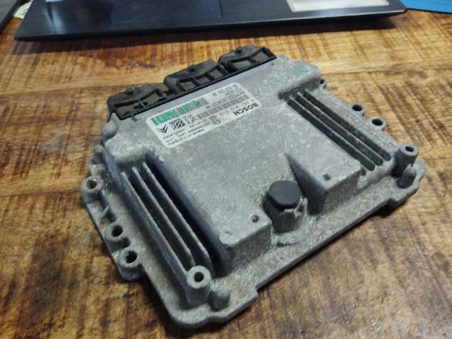 bontott CITROËN BERLINGO Motorvezérlő