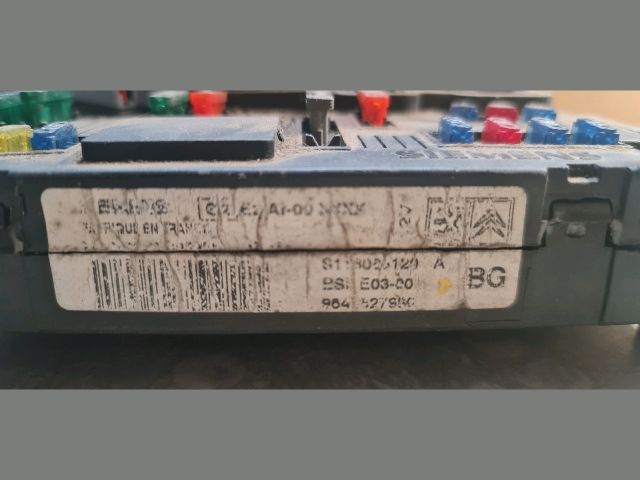 bontott CITROËN BERLINGO Biztosítéktábla Motortér