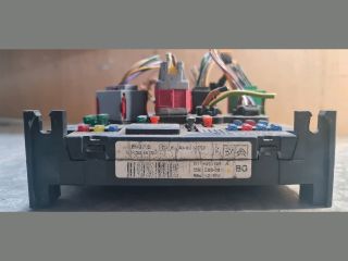 bontott CITROËN BERLINGO Biztosítéktábla Motortér