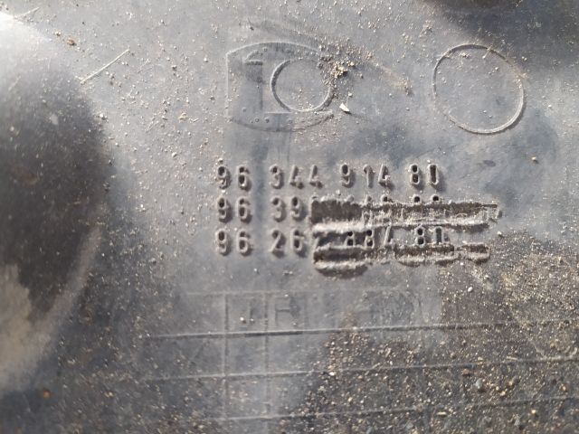 bontott CITROËN BERLINGO Felső Motorburkolat