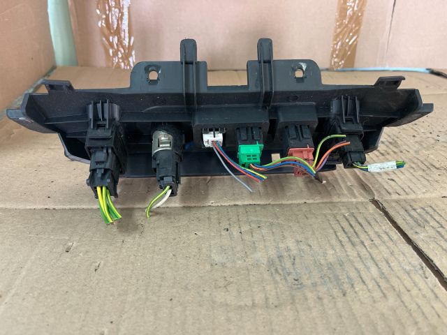 bontott CITROËN BERLINGO Ablakemelő Kapcsoló Négyes / Kettes