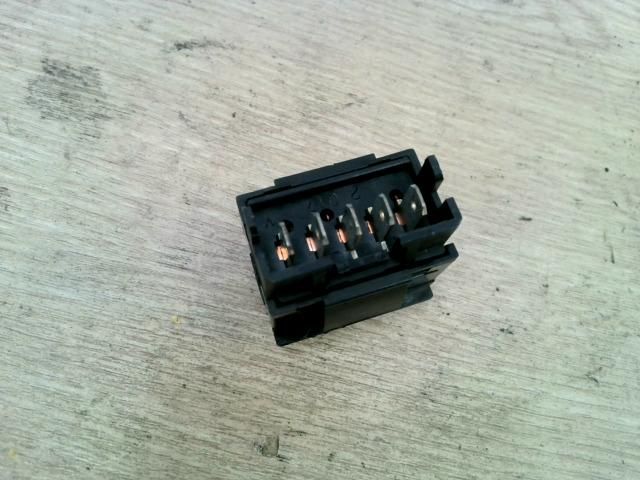 bontott CITROËN BERLINGO Ablakemelő Kapcsoló (Pozíciófüggetlen)