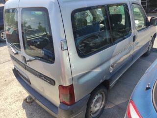 bontott CITROËN BERLINGO Bal Csomagtérajtó (Részeivel)