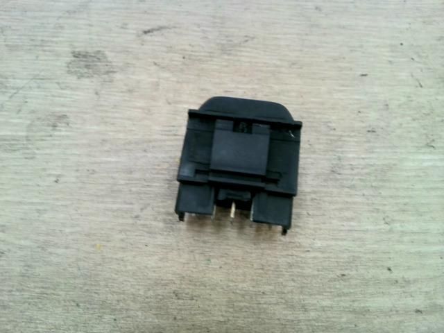 bontott CITROËN BERLINGO Bal első Ablakemelő Kapcsoló