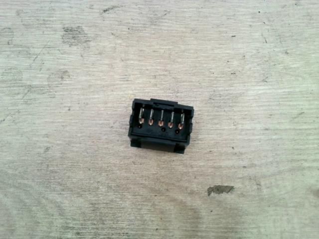 bontott CITROËN BERLINGO Bal első Ablakemelő Kapcsoló