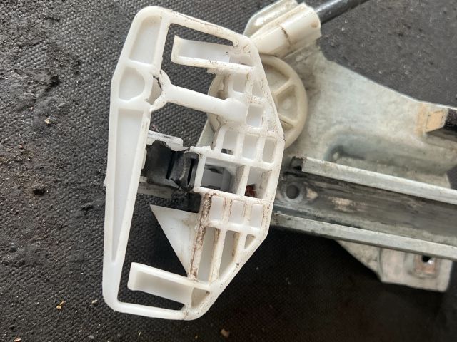 bontott CITROËN BERLINGO Bal első Ablakemelő Szerkezet (Elektromos)