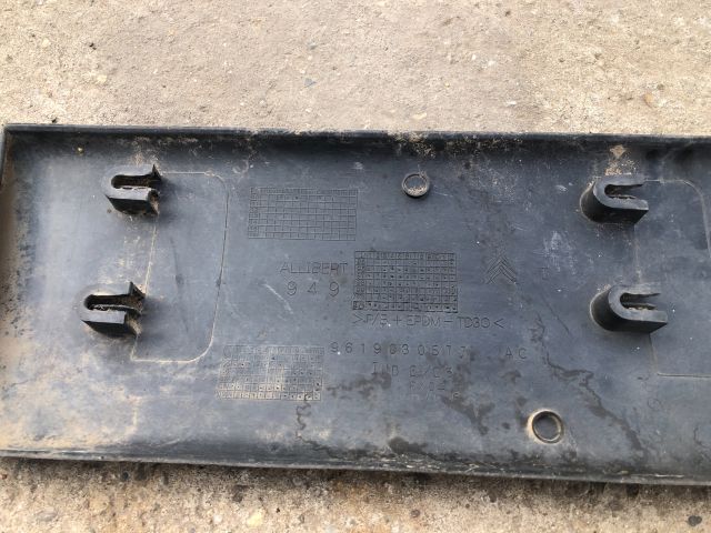 bontott CITROËN BERLINGO Bal első Ajtó Díszléc