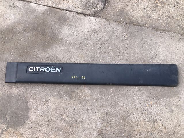 bontott CITROËN BERLINGO Bal első Ajtó Díszléc