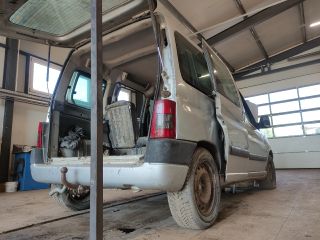 bontott CITROËN BERLINGO Bal első Ajtó Díszléc