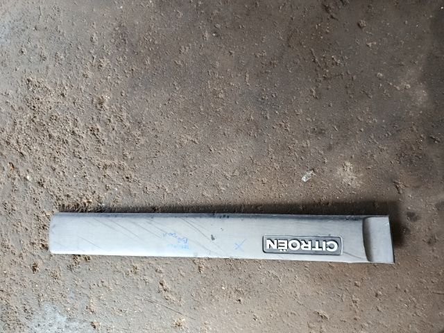 bontott CITROËN BERLINGO Bal első Ajtó Díszléc