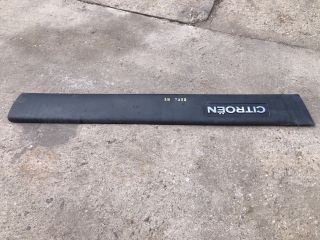 bontott CITROËN BERLINGO Bal első Ajtó Díszléc