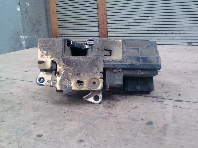 bontott CITROËN BERLINGO Bal első Ajtózár