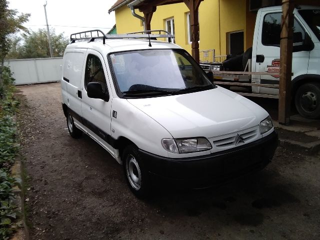 bontott CITROËN BERLINGO Bal első Sárvédő Díszléc